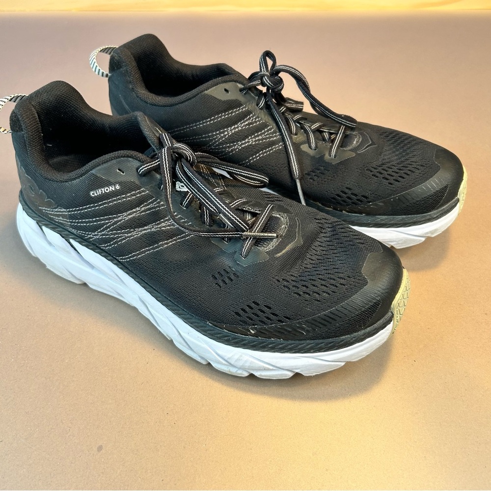 Hoka One One Sneakers Clifton 6 Black Shoes Trainers Running Women’s Size 9.5D
